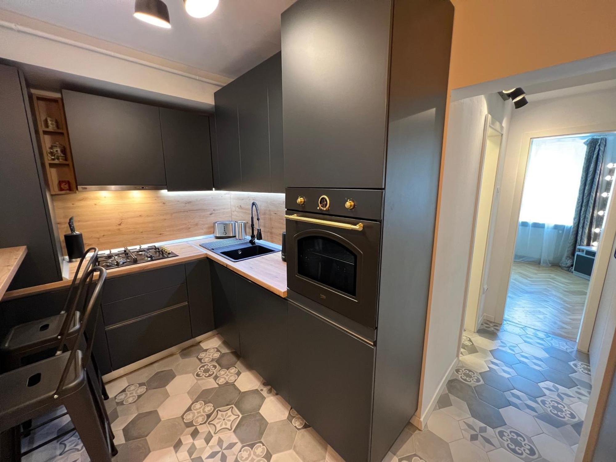 Castanilor 6 - Hip Industrial Apartment Close To City Centre Brasov Exterior photo